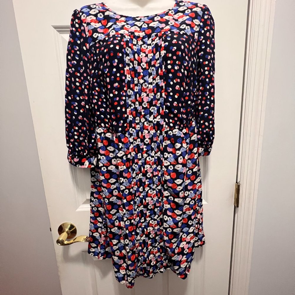Boden size 6 fpintuck loral dress